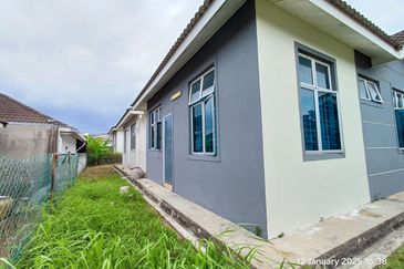 BANDAR AMANJAYA (ZON MELOR)