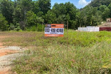 Tanah Kediaman terbaik di Teluk Senangin, Lumut
