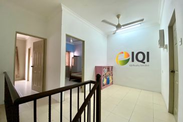 TAMAN SEJATI SURIA, SITIAWAN