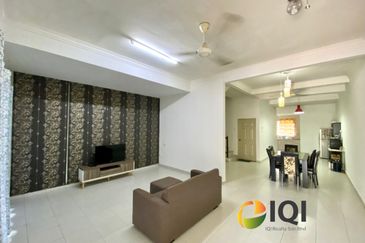 TAMAN SEJATI SURIA, SITIAWAN