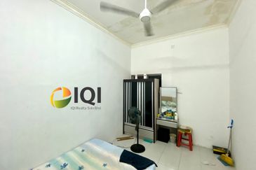 TAMAN SEJATI SURIA, SITIAWAN