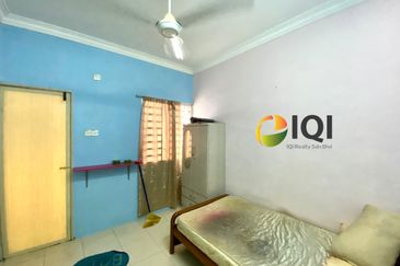 TAMAN SEJATI SURIA, SITIAWAN