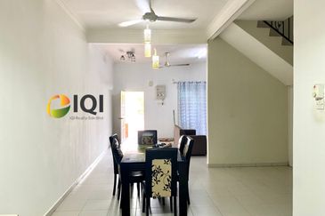 TAMAN SEJATI SURIA, SITIAWAN