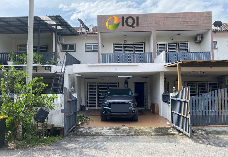 TAMAN SEJATI SURIA, SITIAWAN