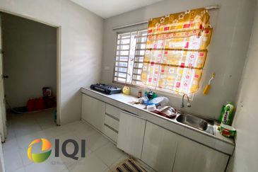 TAMAN SEJATI SURIA, SITIAWAN