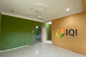 TAMAN MUTIARA, SITIAWAN