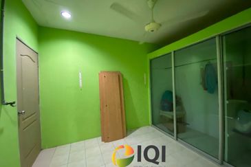 TAMAN MUTIARA, SITIAWAN