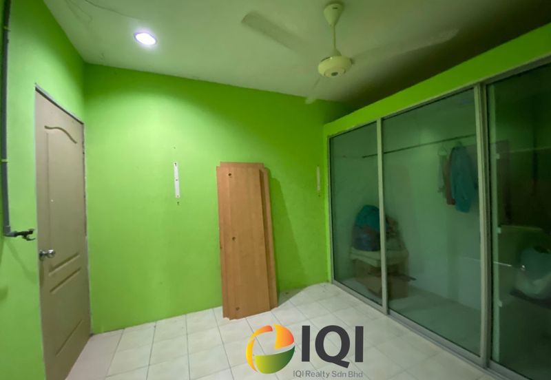 TAMAN MUTIARA, SITIAWAN