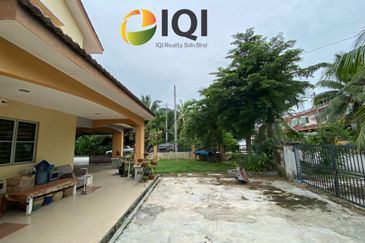 TAMAN MUTIARA, SITIAWAN