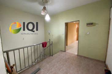 TAMAN MUTIARA, SITIAWAN