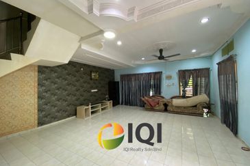 TAMAN MUTIARA, SITIAWAN