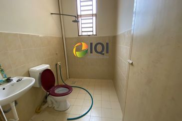 TAMAN MUTIARA, SITIAWAN