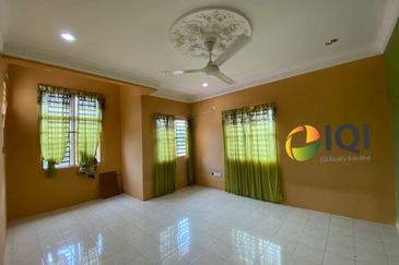 TAMAN MUTIARA, SITIAWAN