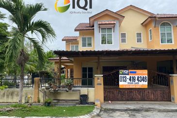 TAMAN MUTIARA, SITIAWAN