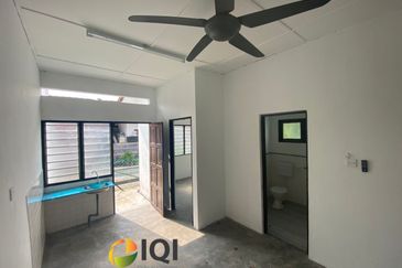 TAMAN MURNI JAYA, SITIAWAN