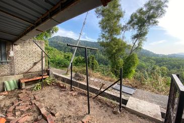 TAMAN BUKIT LUMUT FASA I