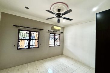 TAMAN BUNGA MATAHARI