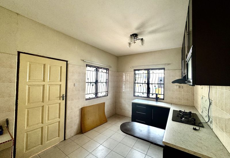 TAMAN BUNGA MATAHARI