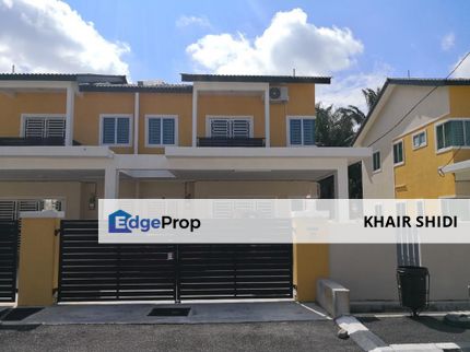 RUMAH SEMID DUA TINGKAT DI TAMAN SERDANG BISTARI 2 MANJUNG PERAK UNTUK DIJUAL, Perak, Manjung