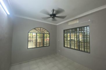 TAMAN HARMONI, SITIAWAN