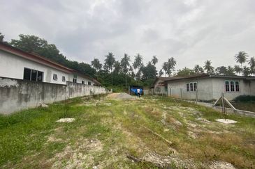 KAMPUNG TERSUSUN BATU 2, PUNDUT