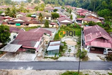 KAMPUNG TERSUSUN BATU 2, PUNDUT