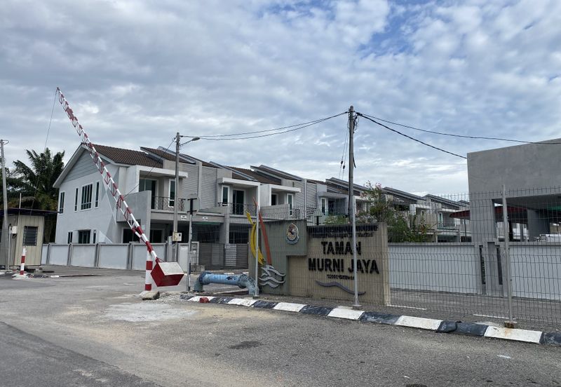 TAMAN MURNI JAYA, SITIAWAN