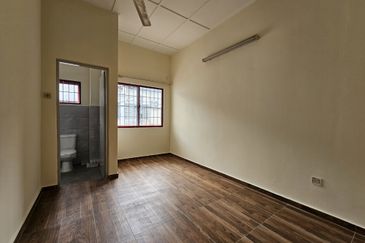 SL7, Bandar Sungai Long