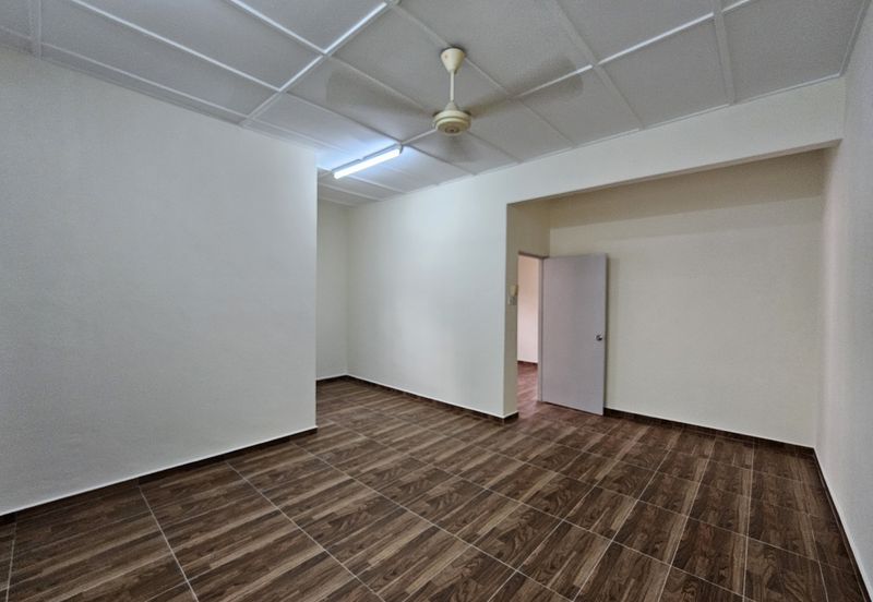 SL7, Bandar Sungai Long