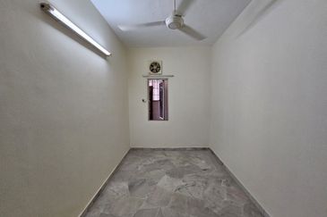 SL7, Bandar Sungai Long