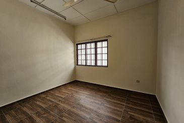 SL7, Bandar Sungai Long