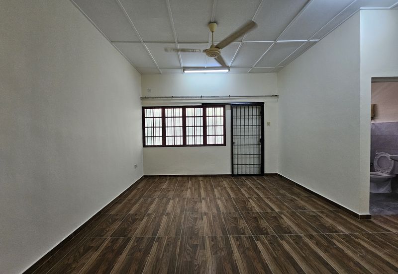 SL7, Bandar Sungai Long