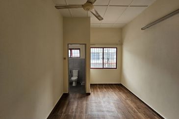 SL7, Bandar Sungai Long