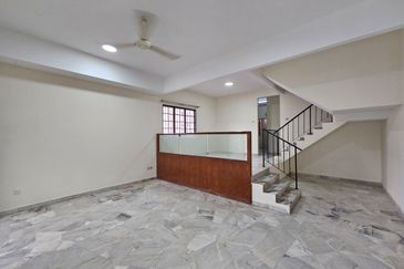 SL7, Bandar Sungai Long