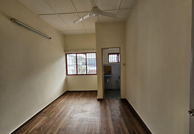 SL7, Bandar Sungai Long