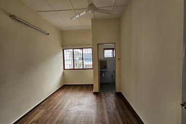 SL7, Bandar Sungai Long