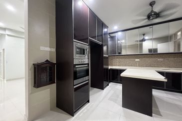 Avenue 6, Bandar Tun Hussein Onn