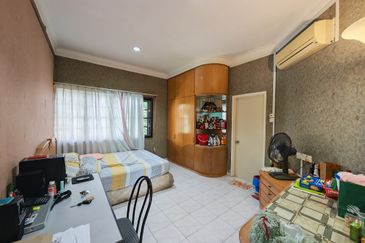 SL 8, Bandar Sungai Long