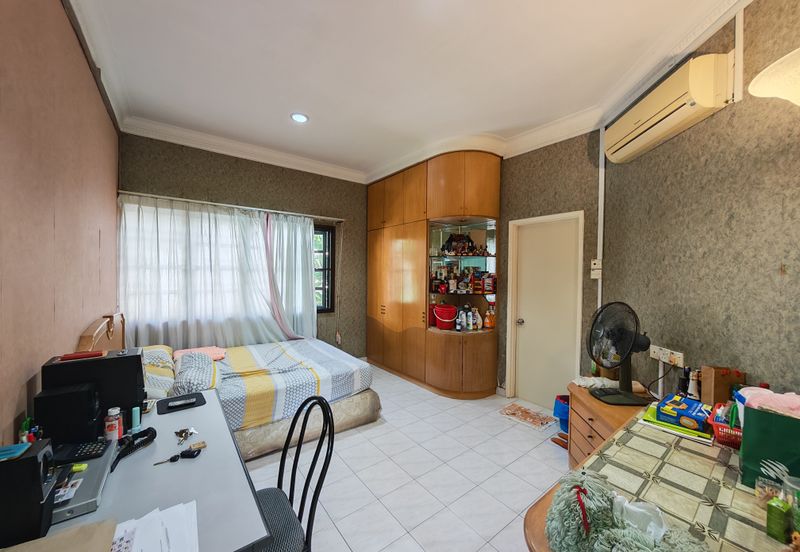 SL 8, Bandar Sungai Long