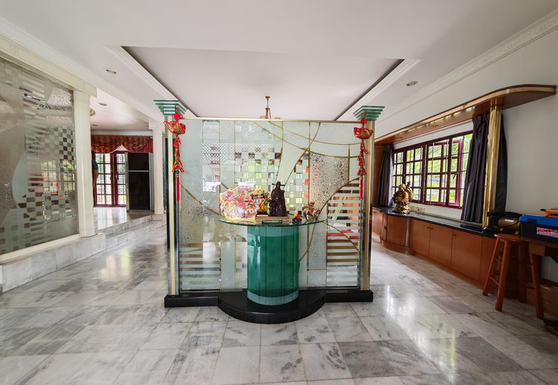 SL 8, Bandar Sungai Long