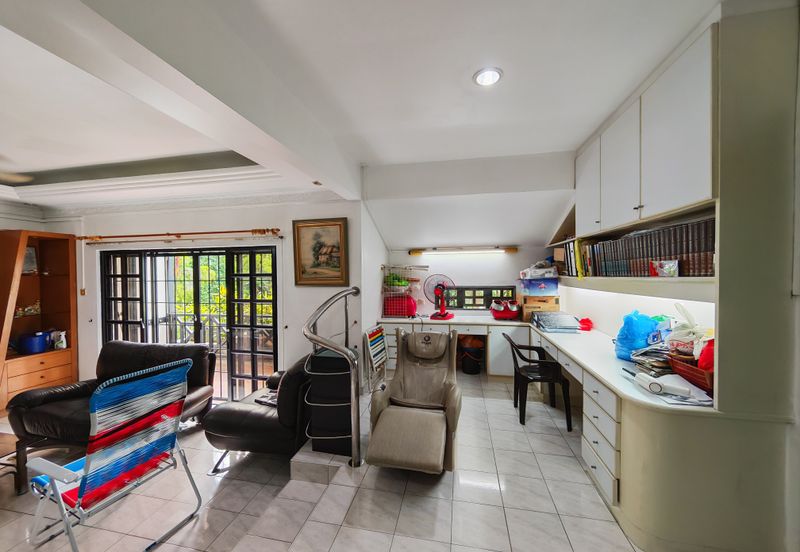 SL 8, Bandar Sungai Long