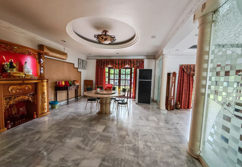 SL 8, Bandar Sungai Long