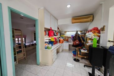 SL 8, Bandar Sungai Long