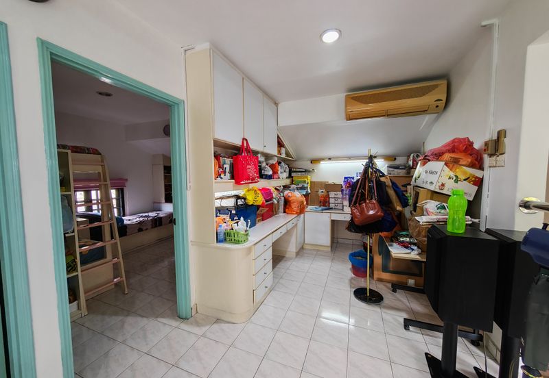 SL 8, Bandar Sungai Long