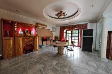 SL 8, Bandar Sungai Long