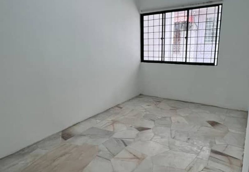 SL7, Bandar Sungai Long