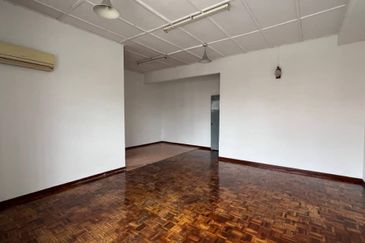 SL7, Bandar Sungai Long