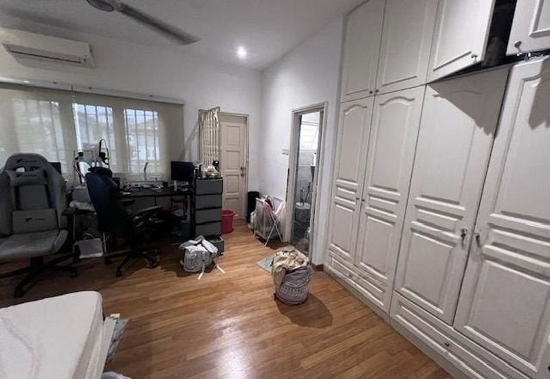 Persiaran Sungai Long 7