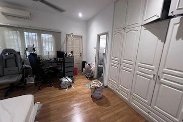 Persiaran Sungai Long 7