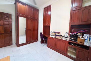 Bandar Tun Hussein Onn